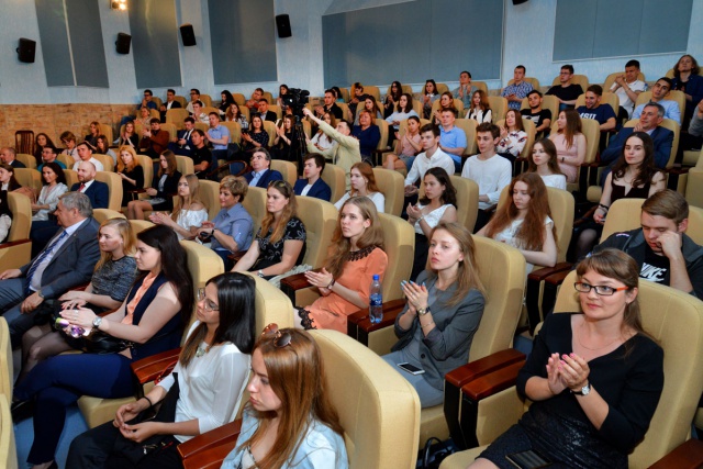 «Российская газета» опубликовала интервью с победителями Всероссийского конкурса научных работ молодежи